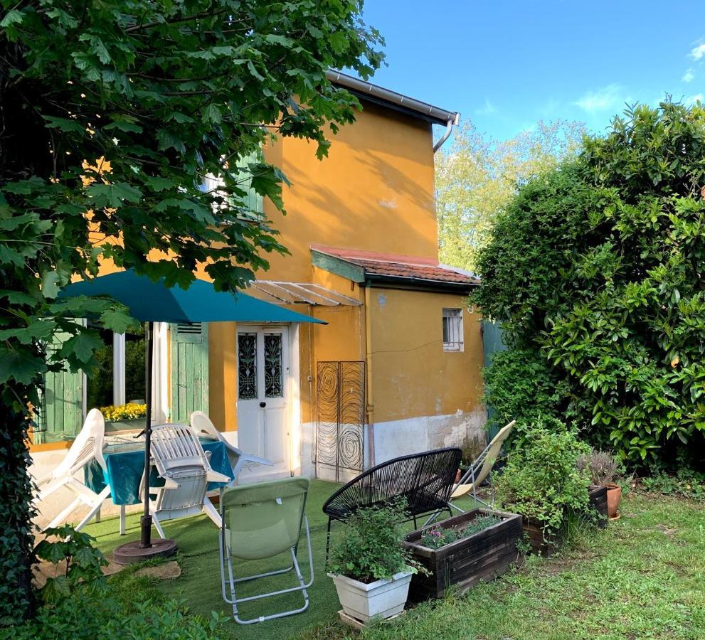 "La Petite Maison" Sainte-Foy-les-Lyon Luaran gambar